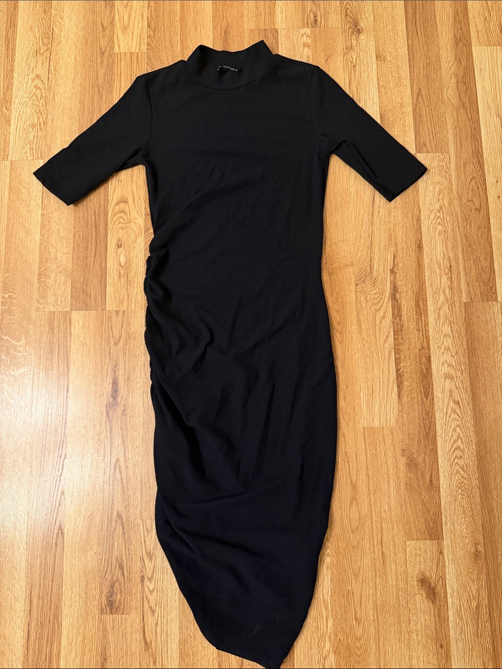 Zara Black Ribbed Midi Dress with Short Sleeves